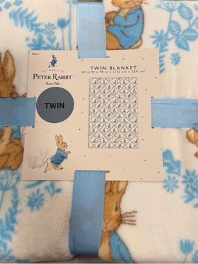 The World of Peter Rabbit Beatrice Potter Twin Blanket - Soft Plush Throw